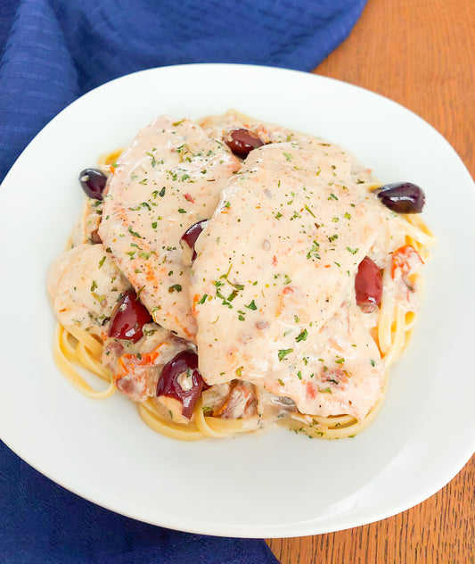 Escalope de Poulet sur Linguine Sauce Champignons et Tomates Séchées