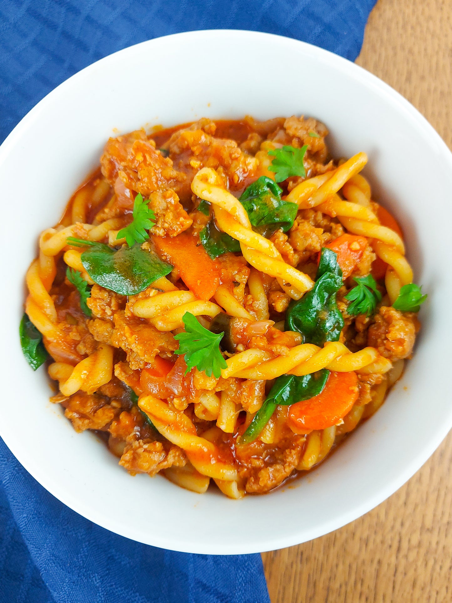 Gemelli Saucisse Douce, Légumes et Sauce Tomate Maison